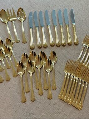 Gold-Tone Flatware International Silver Company Golden Flair pattern 44 piece